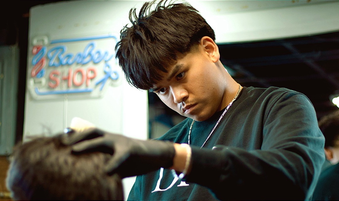 Yahir Gonzalez, barber at Boomin' Barbershop